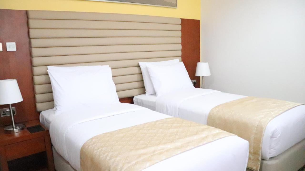 Al Riyadh Hotel Apartments Abu Dhabi Bagian luar foto