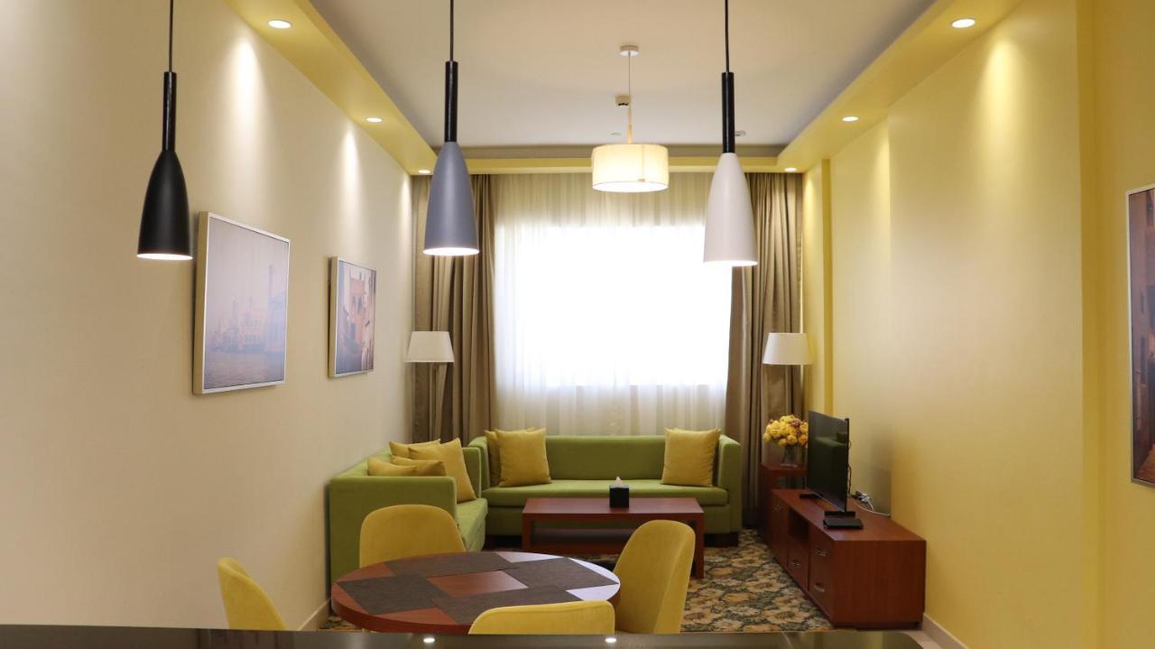 Al Riyadh Hotel Apartments Abu Dhabi Bagian luar foto
