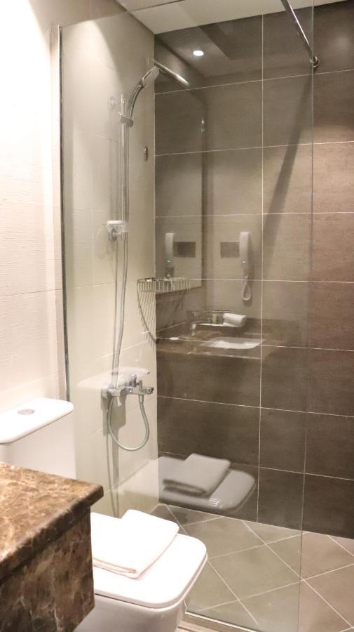 Al Riyadh Hotel Apartments Abu Dhabi Bagian luar foto