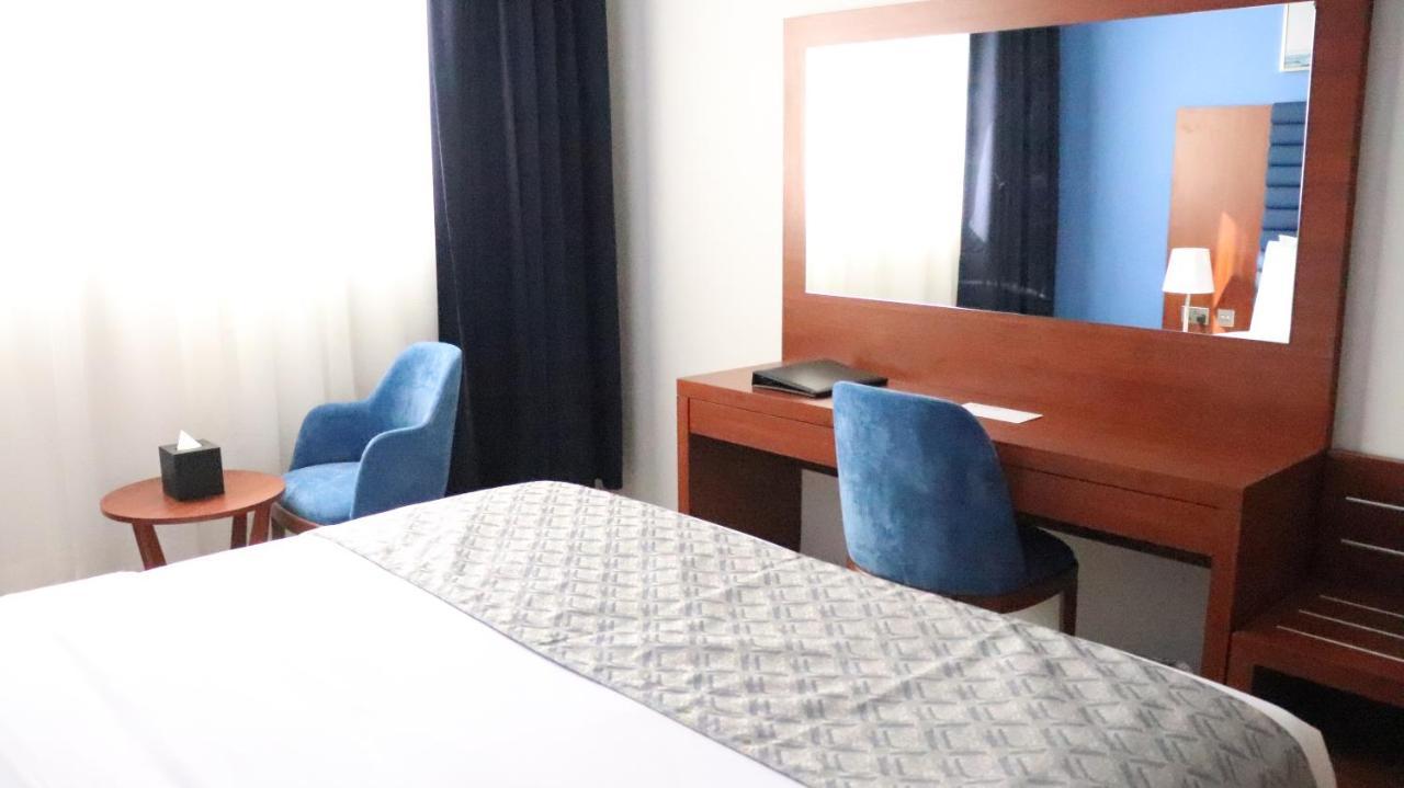 Al Riyadh Hotel Apartments Abu Dhabi Bagian luar foto