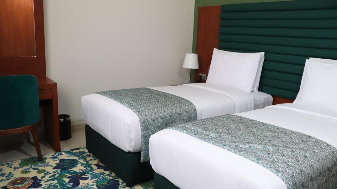 Al Riyadh Hotel Apartments Abu Dhabi Bagian luar foto