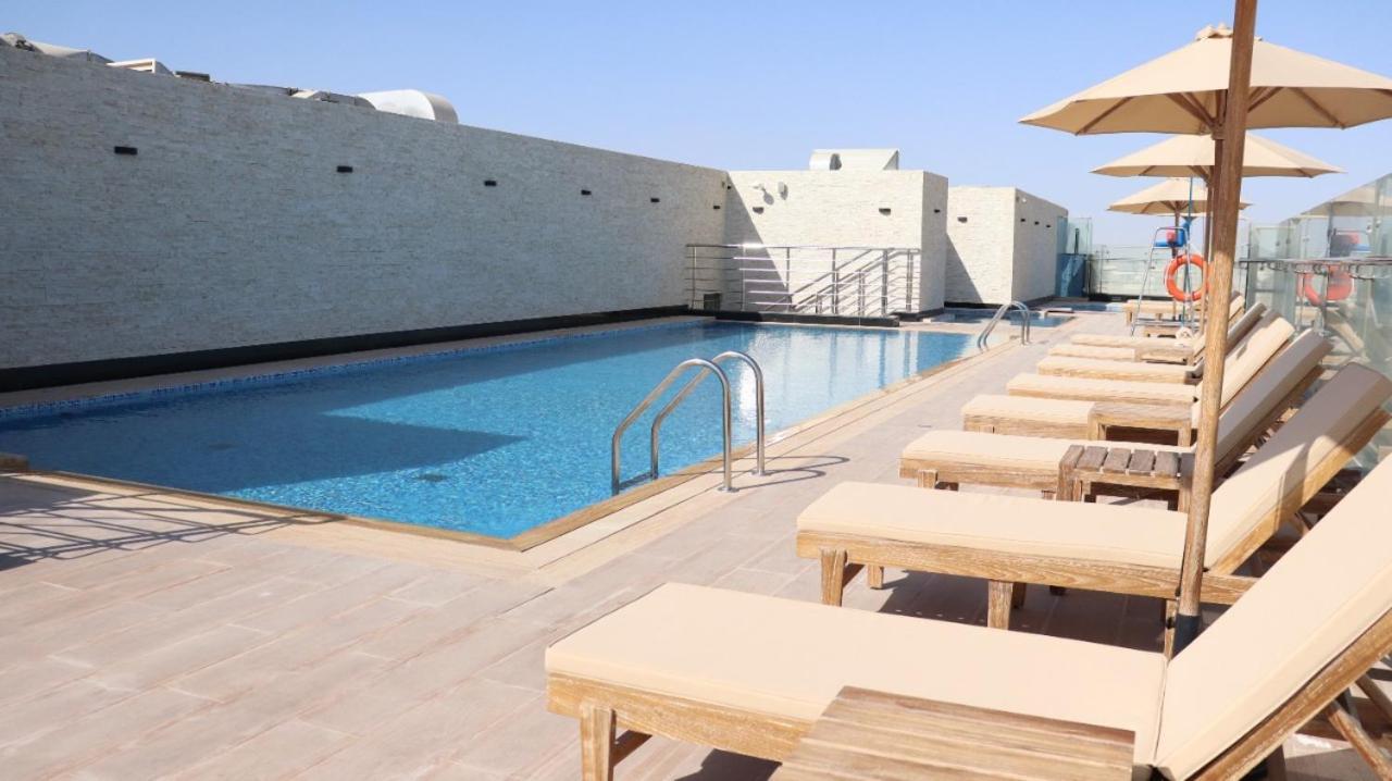 Al Riyadh Hotel Apartments Abu Dhabi Bagian luar foto